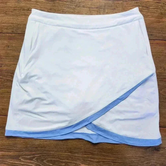 Peter Millar Dresses & Skirts - Peter Millar Women's White Blue Golf Laura Wrap Skort Pockets Pickle Ball Tennis